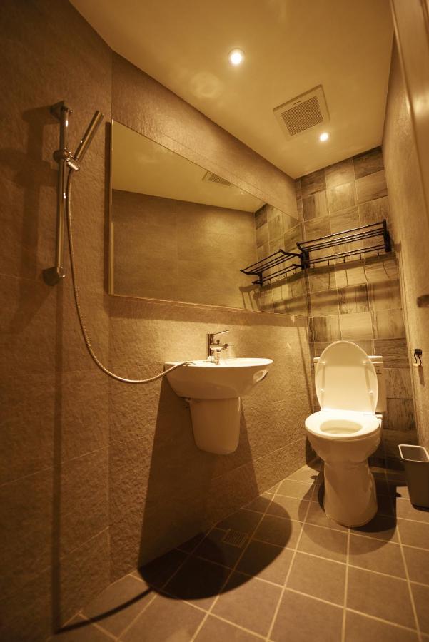 Owl Inn Tainan Luaran gambar